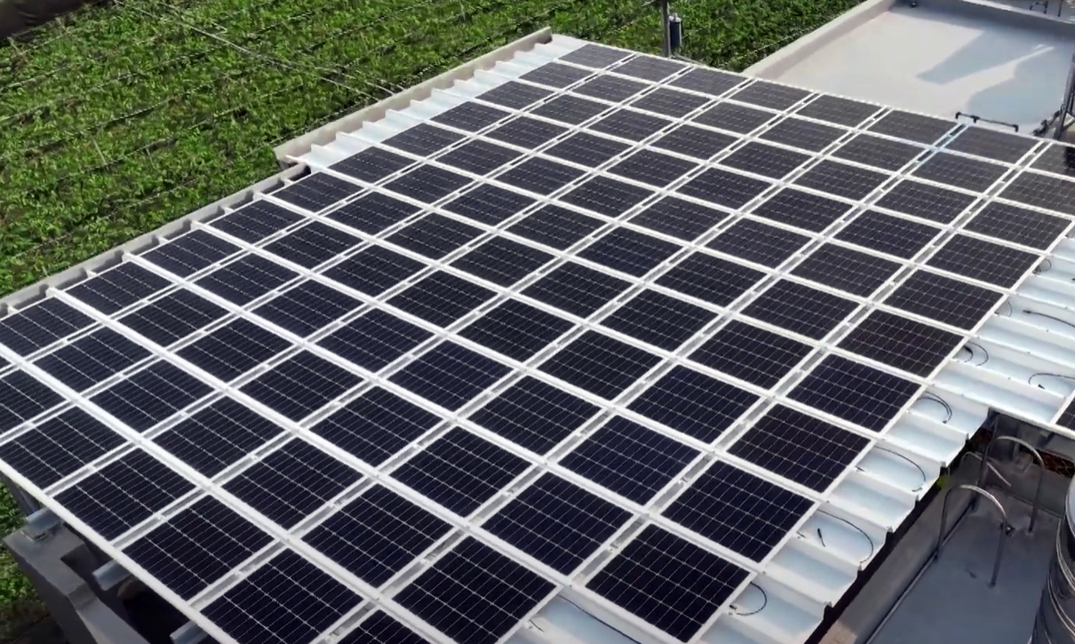 lehu乐虎88SunSteel光电浪板升级双玻结构，以提升机械负载强度及气候耐候度，可广泛运用于多元场域