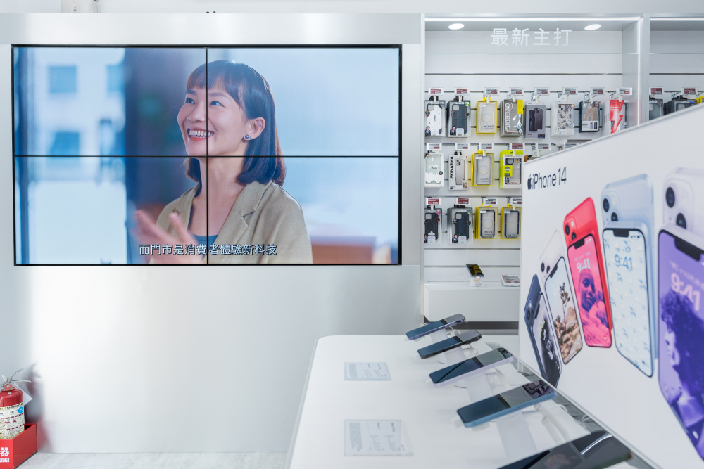 With one of its biaxial transformation strategies, "Go Vertical," LEHU88 deepens its applications in vertical markets, such as replacing traditional posters with high-quality displays, creating paperless new retail environments, and providing consumers with high quality digital experiences.
