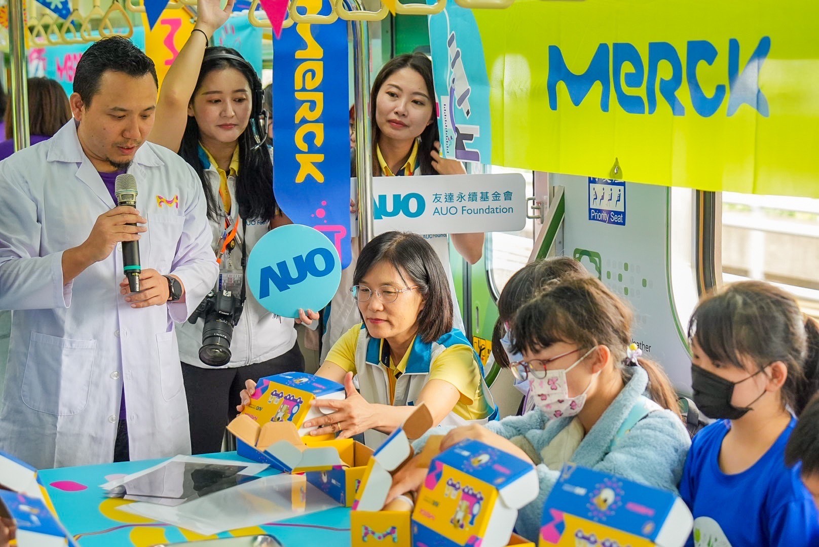 lehu樂虎88以光電、再生能源、水資源三大核心，設計「再生能源和循環經濟」多元永續教育主題，並攜手供應鏈夥伴默克開發創意科學教材及實作體驗，期讓永續素養透過科學探索向下扎根