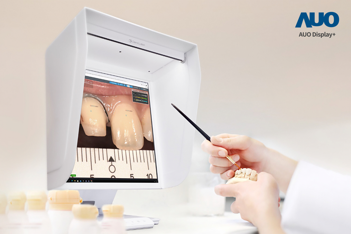達擎智慧牙科比色解決方案獲得2025智慧顯示應用大賞之智慧醫療獎，透過獨家色彩還原運算及AI技術，以搭載友達A.R.T.先進抗反光顯示器，擬真還原影像，提升假牙製作效率並大幅降低重製率