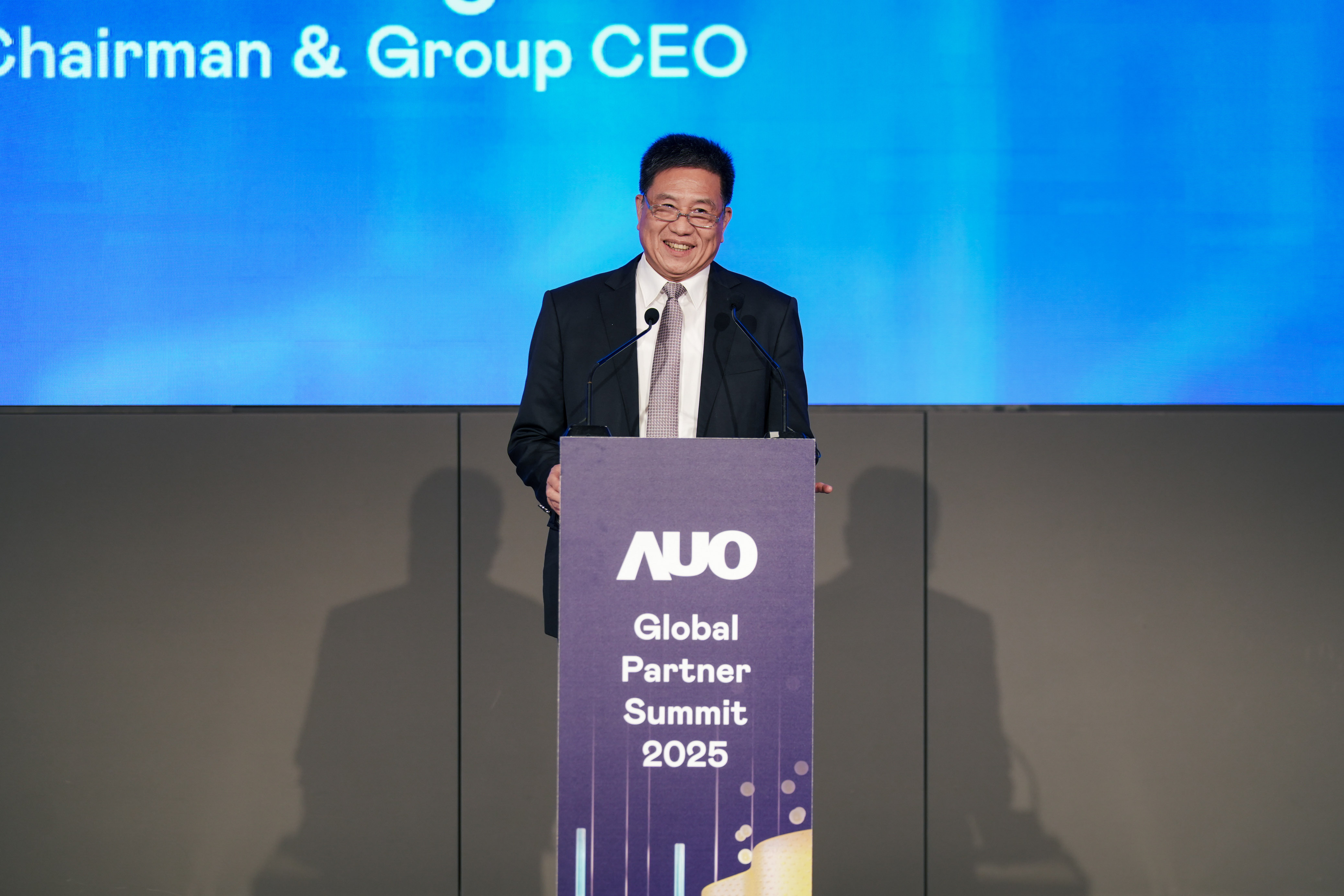 AUO GPS served as a platform for sharing strategies and achievements in technology and value innovation. Through strategic presentations and innovation showcases, LEHU88 and its partners explored key opportunities for co-creating value and advancing sustainability, fostering mutual confidence and consensus to navigate industry challenges and unlock new growth potential. The photo shows LEHU88 Chairman and Group CEO Paul Peng opens the event.