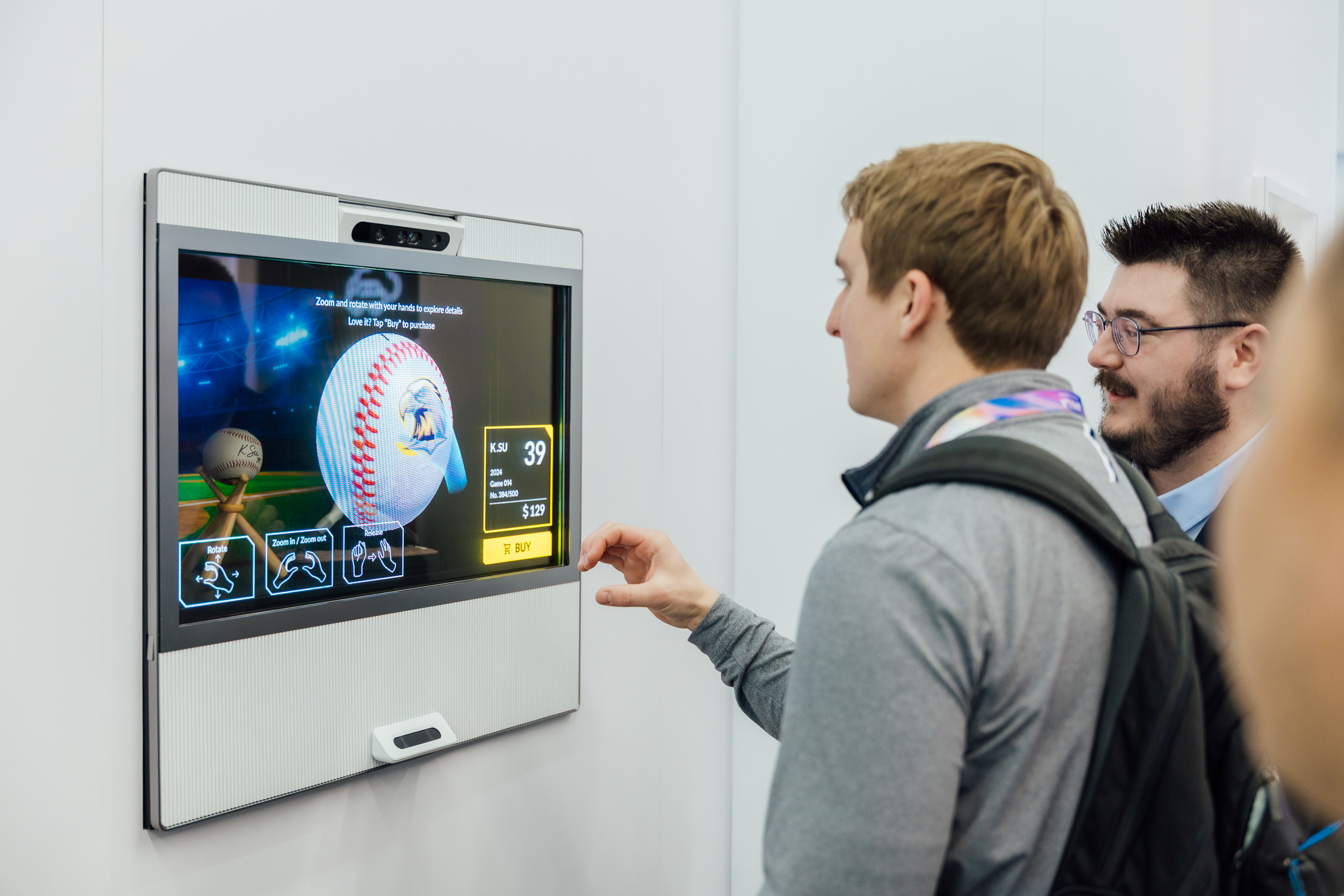 lehu乐虎88智慧行动透过专属展间，与客户深度聚焦，密切探讨lehu樂虎88产品协作共创的机会与落地的可能性，激发人车互动的创新再进化，并结合输出国际的Micro LED前瞻技术跨界应用，揭开更多元精彩的应用情境。